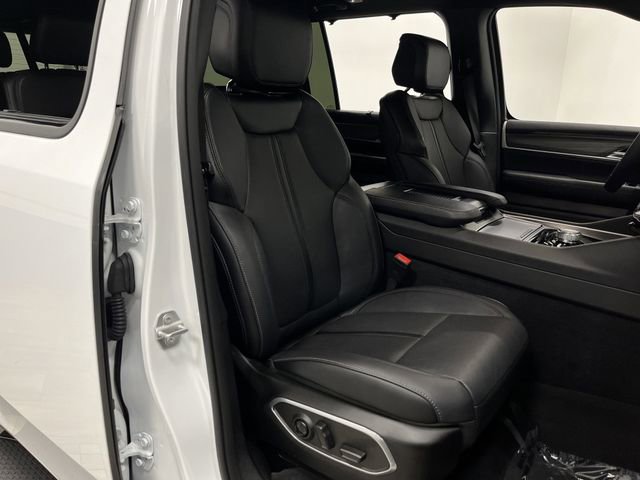 Used 2024 Jeep Wagoneer Series III w/ Convenience Group I image 32