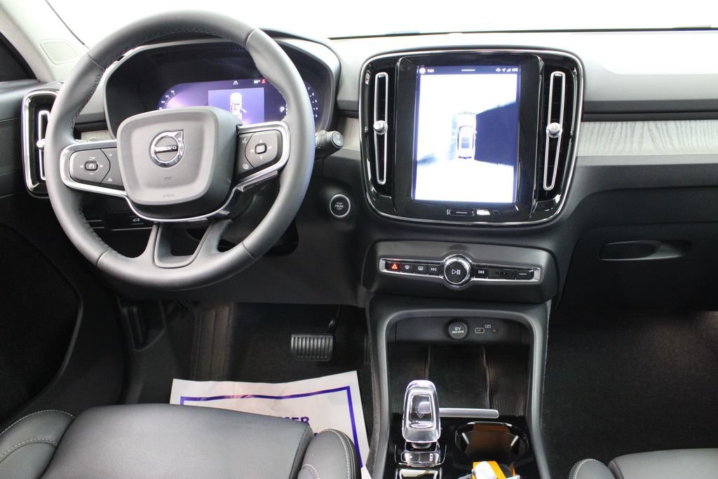 Used 2024 Volvo XC40 B5 Plus w/ Protection Package AWD/4WD image 9