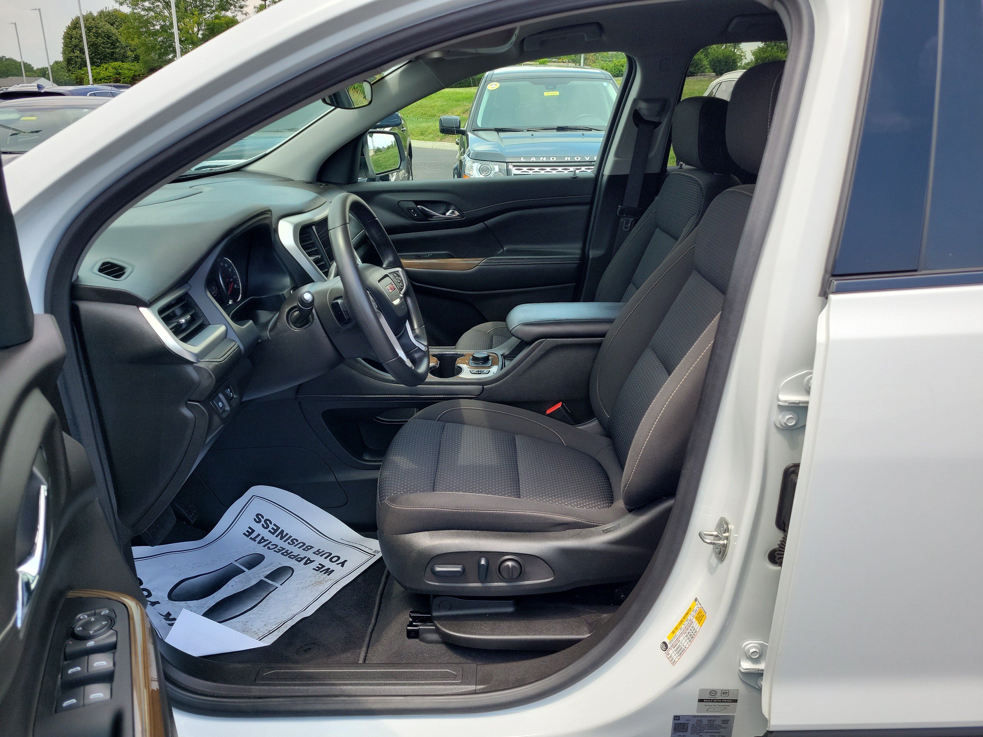 Used 2023 GMC Acadia SLE w/ Driver Convenience Package FWD image 15