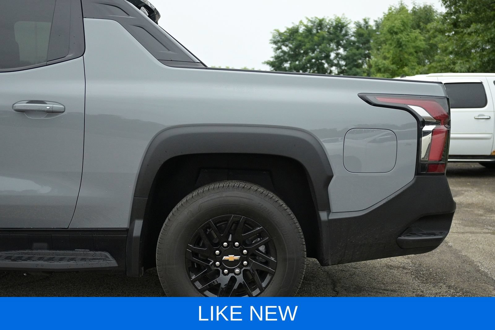 Used 2026 Chevrolet Silverado EV LT AWD/4WD image 11