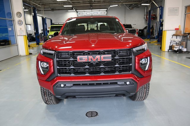 New 2026 GMC Canyon Elevation w/ Convenience Package image 2