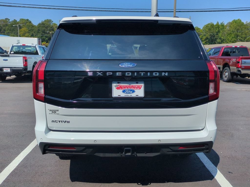 Used 2025 Ford Expedition Active RWD image 7
