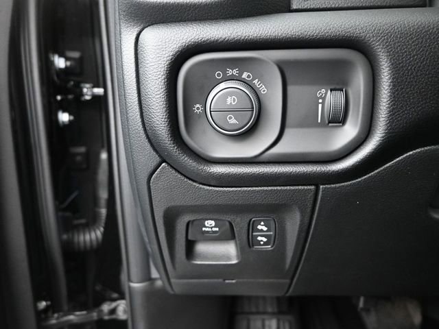 New 2026 RAM 1500 4x4 Crew Cab image 36