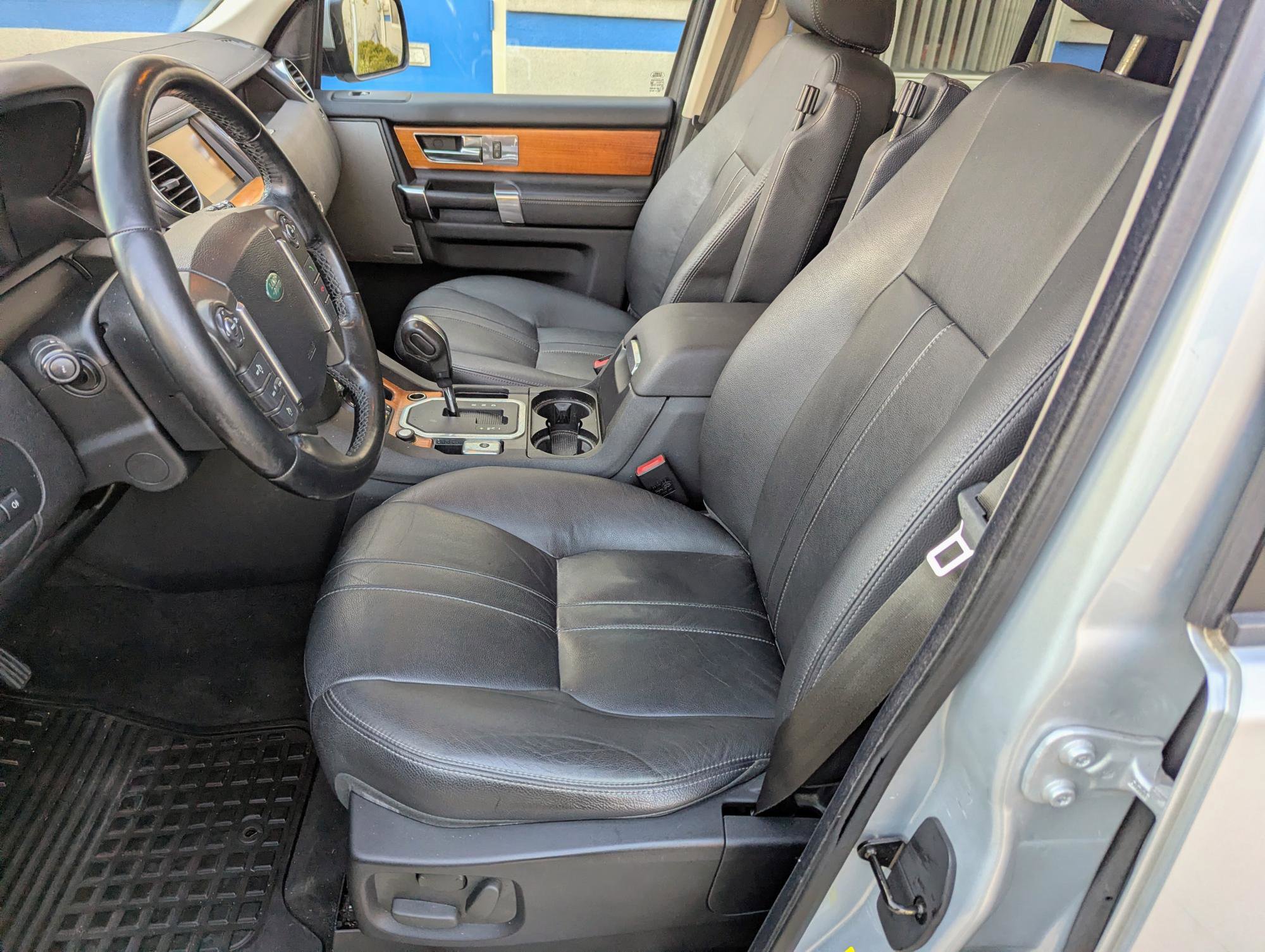 Used 2011 Land Rover LR4 HSE image 5