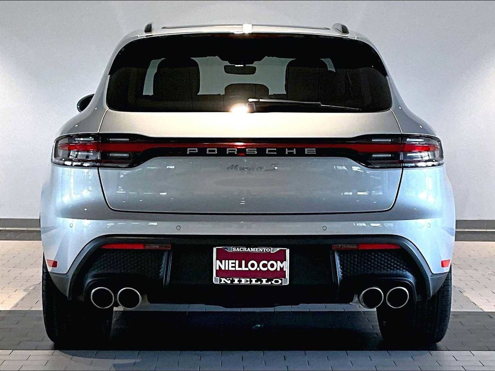 Used 2024 Porsche Macan S image 9