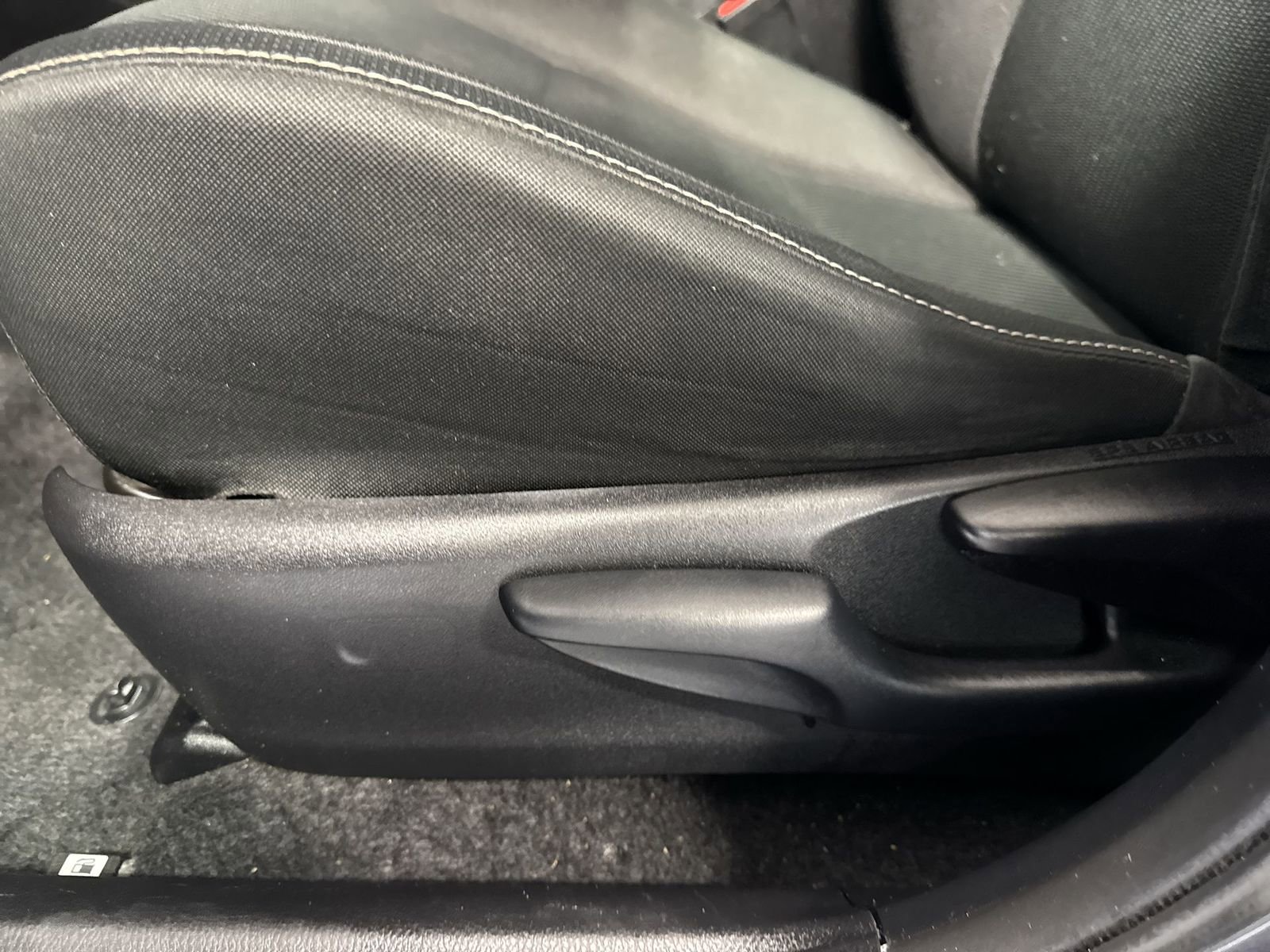 Used 2014 Toyota RAV4 XLE AWD/4WD image 26