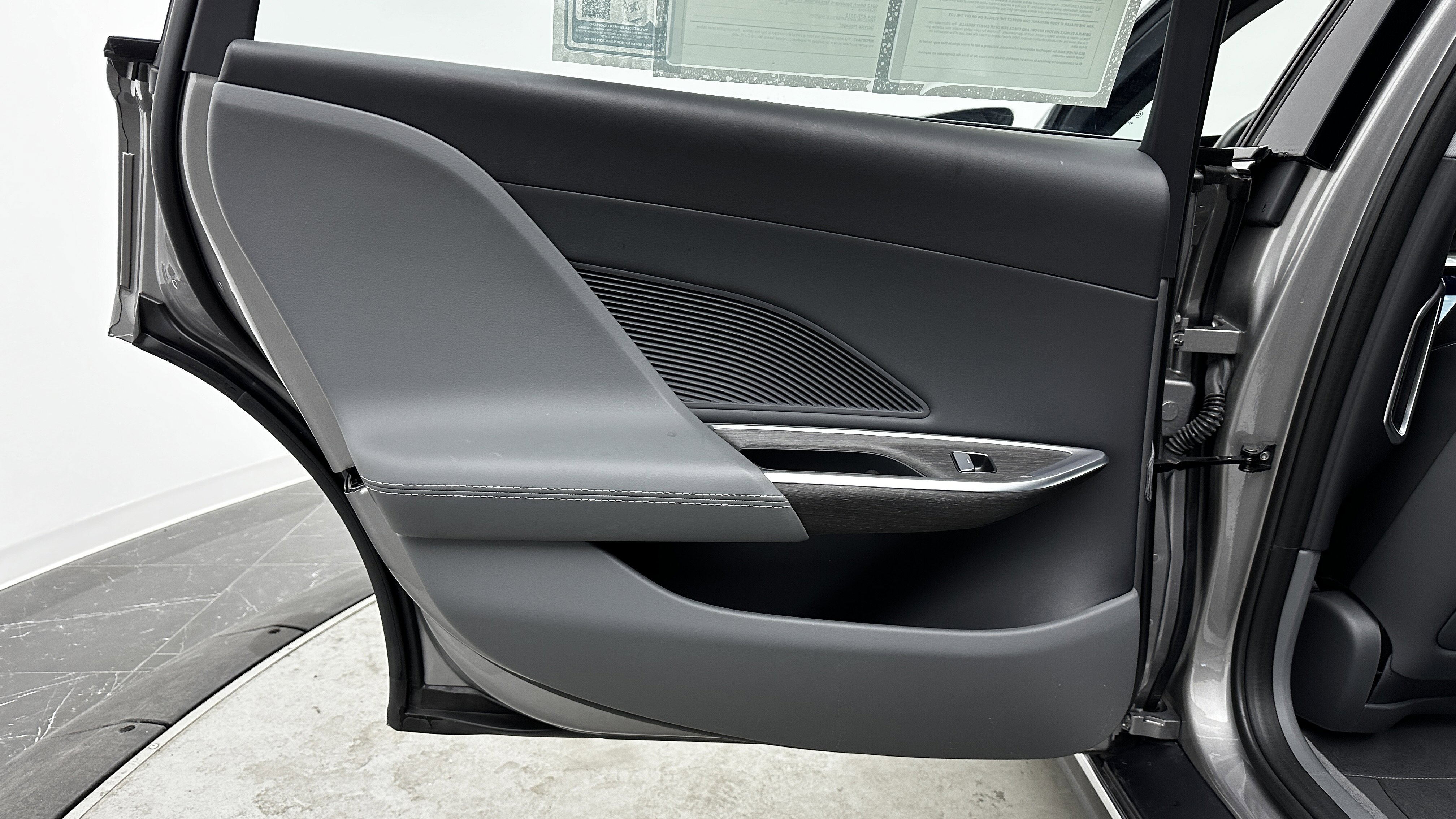 Used 2025 Lucid Air Pure image 24