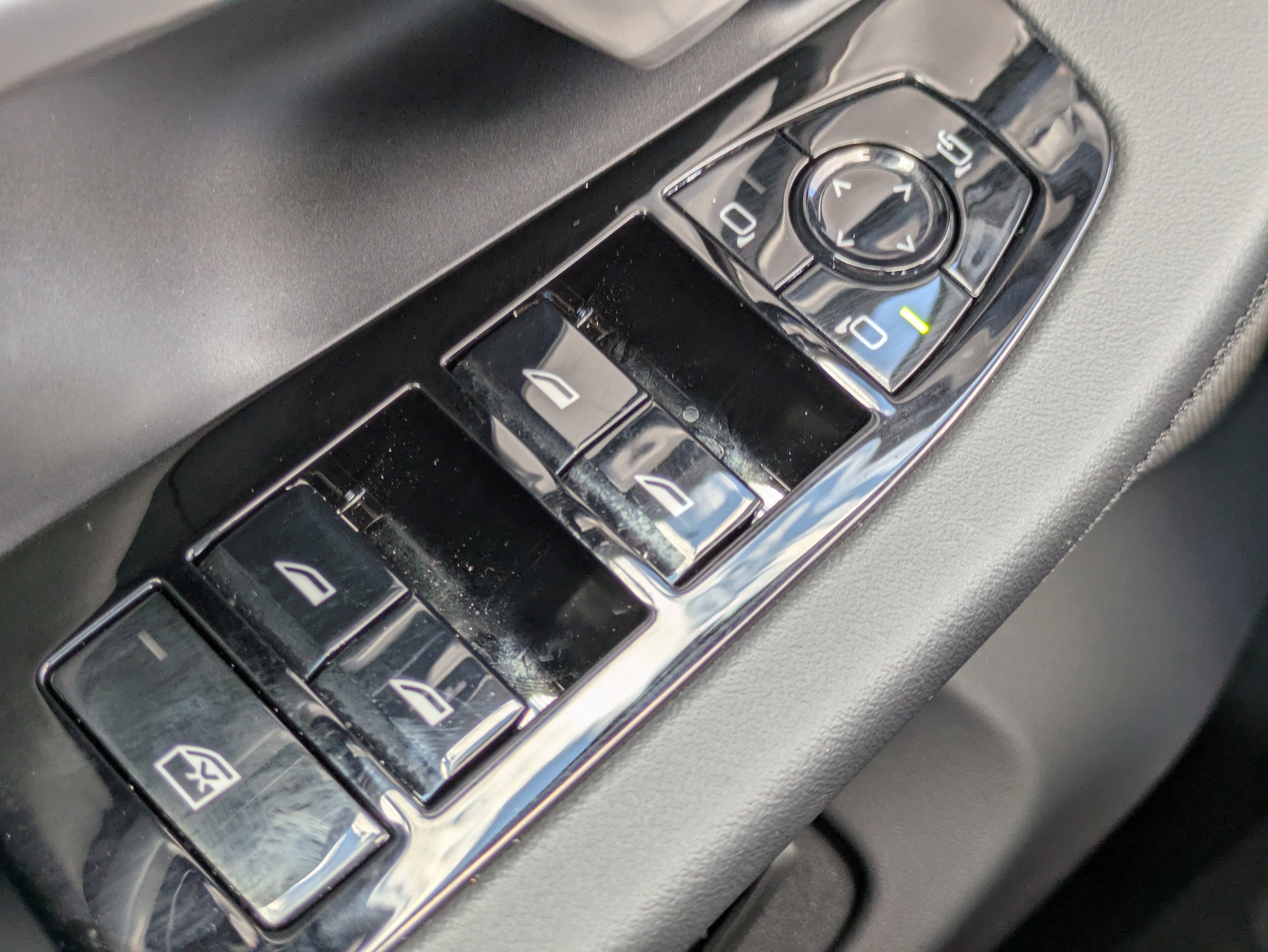 Used 2026 BMW 530i w/ M Sport Package image 26