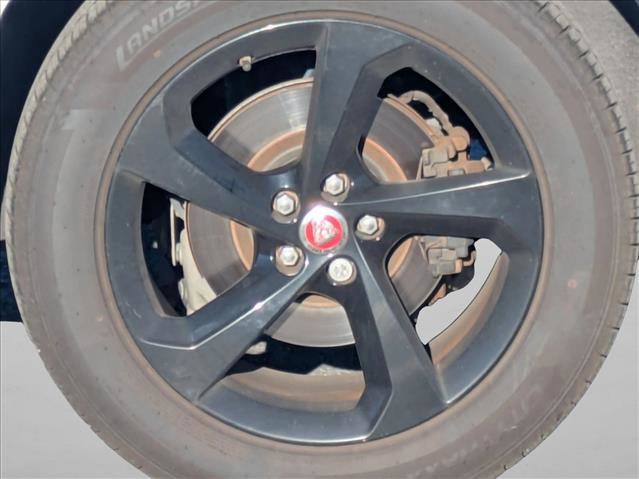 Used 2017 Jaguar F-PACE Prestige image 15