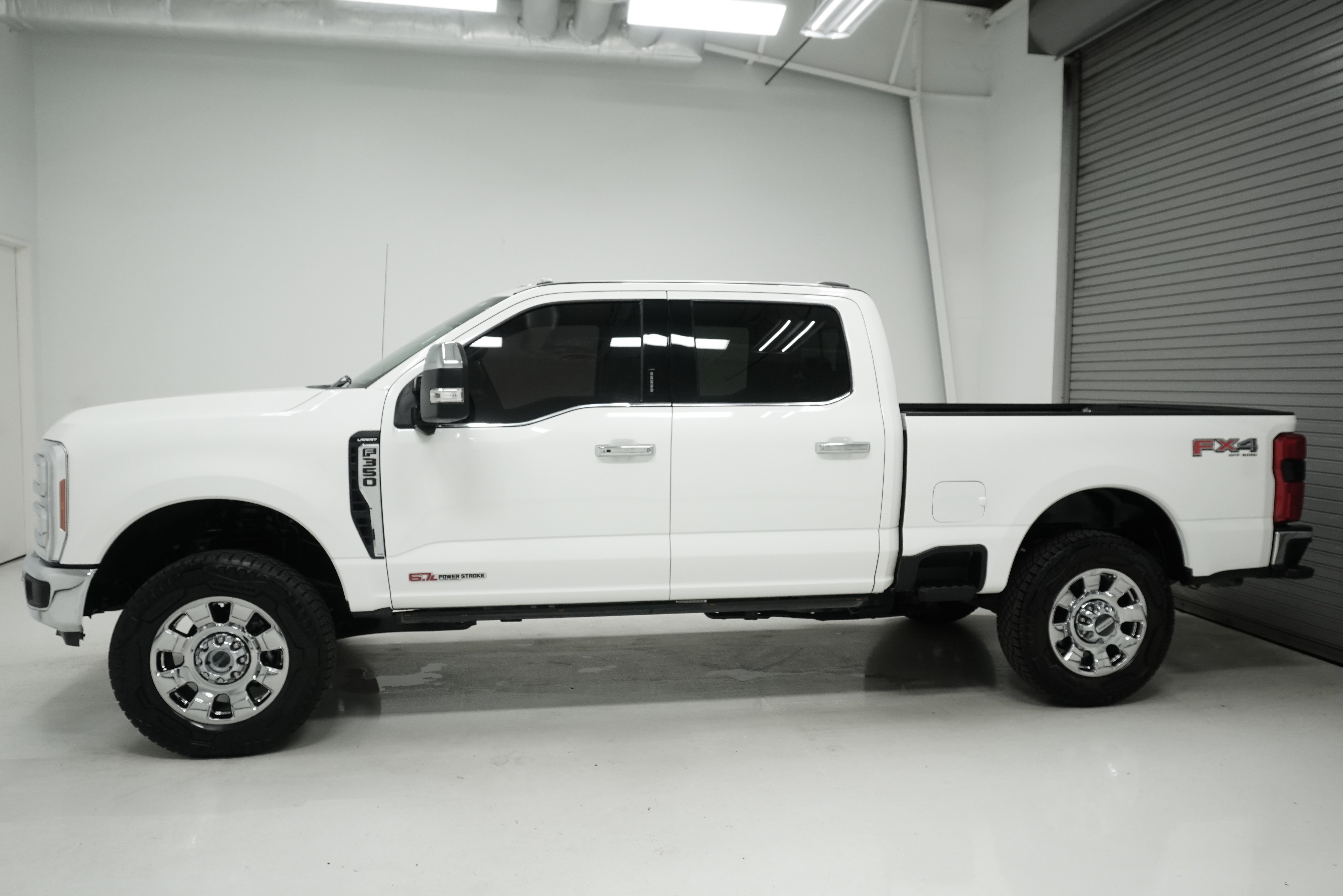 Used 2023 Ford F350 Lariat w/ Chrome Package image 6