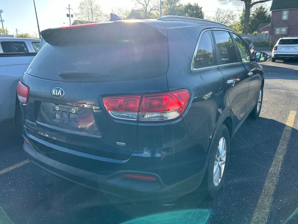 Used 2017 Kia Sorento FWD w/ LX Convenience Package image 6
