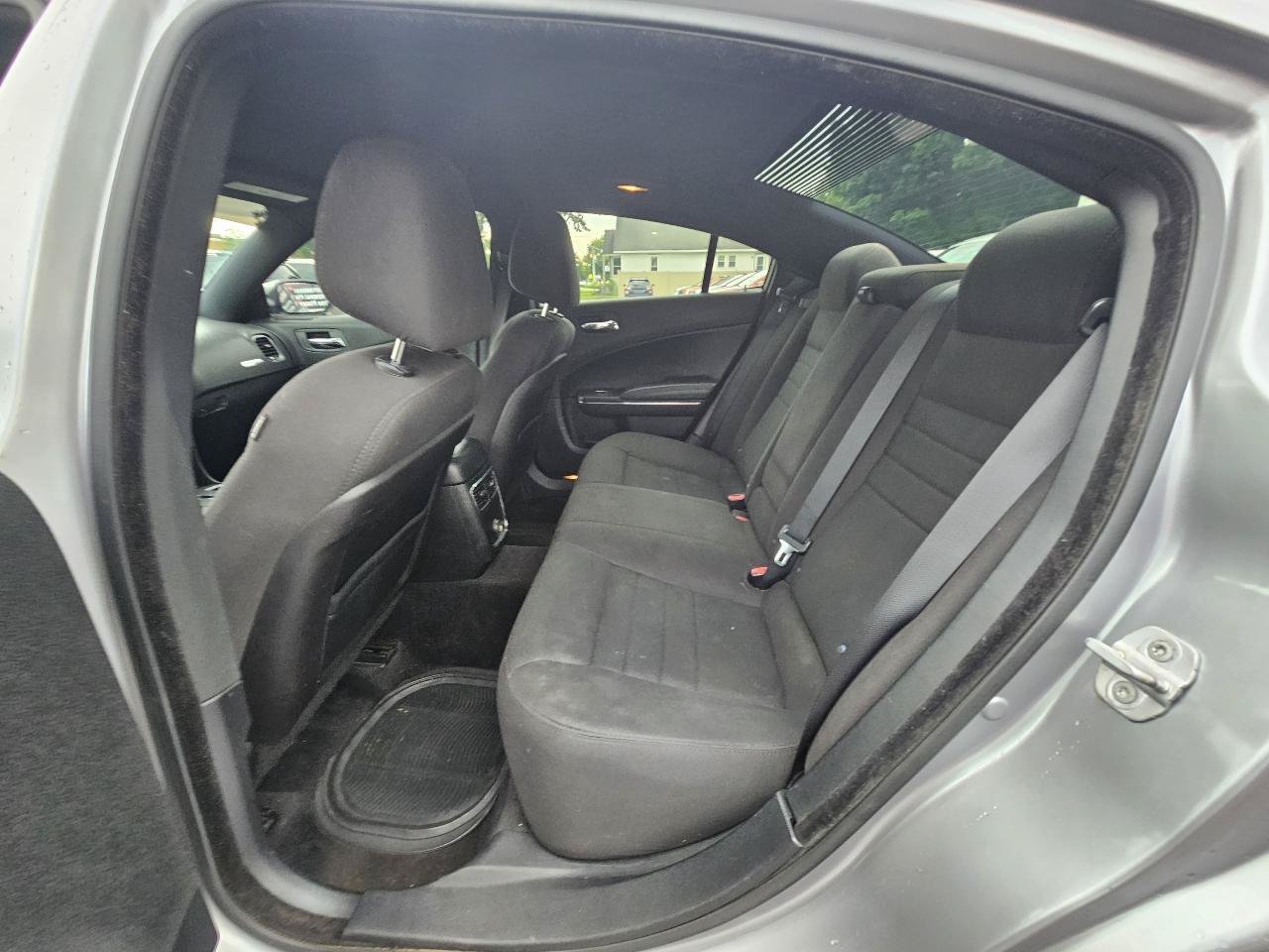 Used 2013 Dodge Charger SE RWD image 22