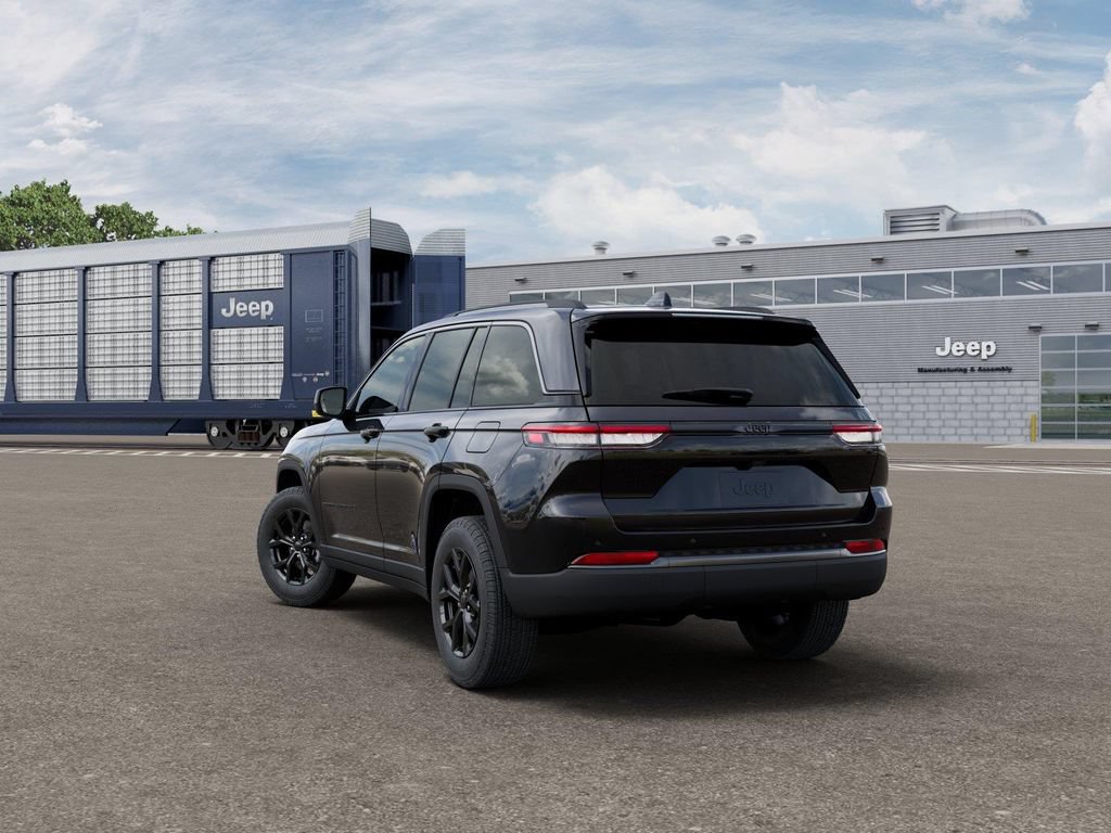 New 2026 Jeep Grand Cherokee Altitude RWD image 3