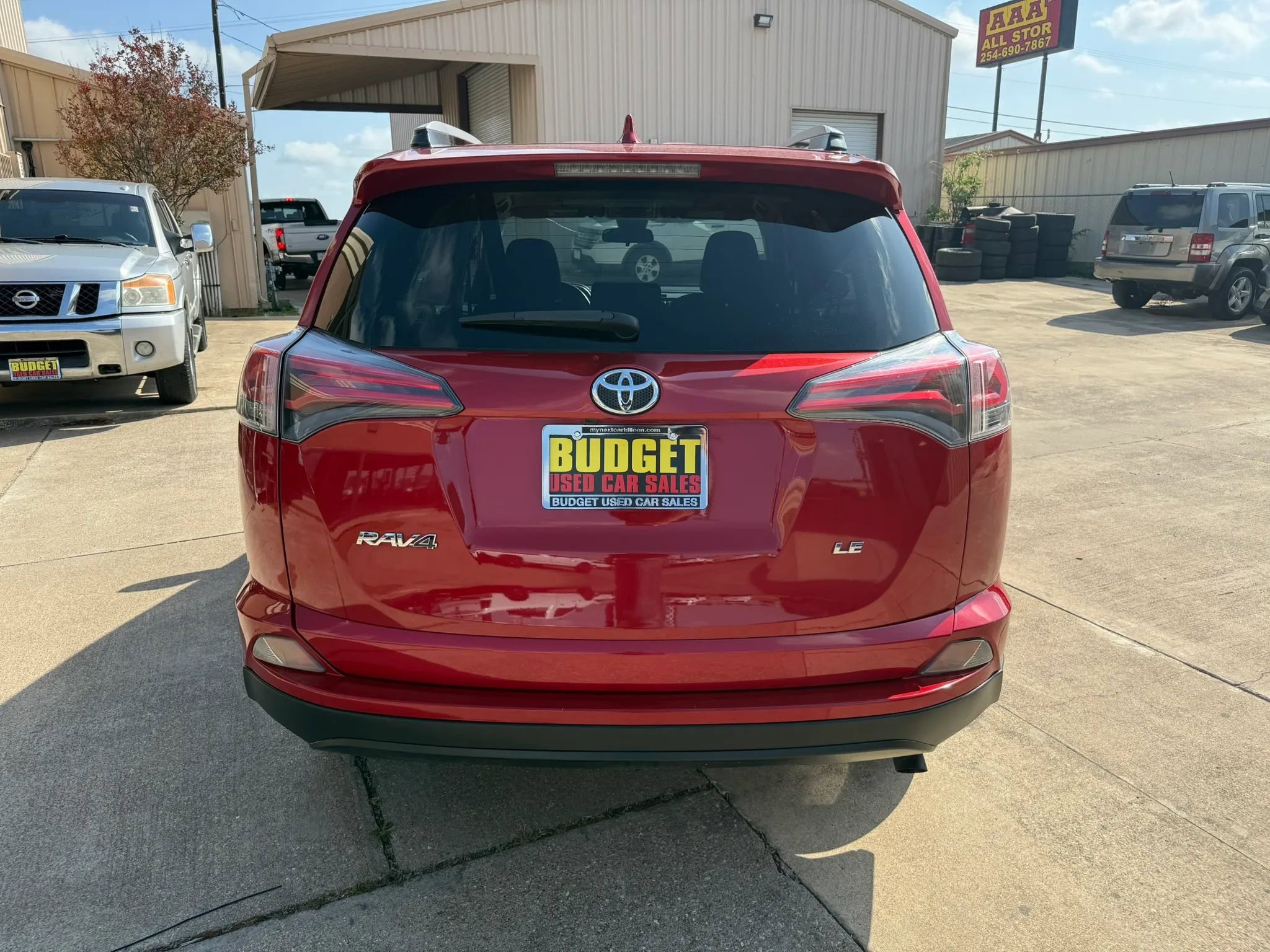 Used 2017 Toyota RAV4 LE FWD image 6