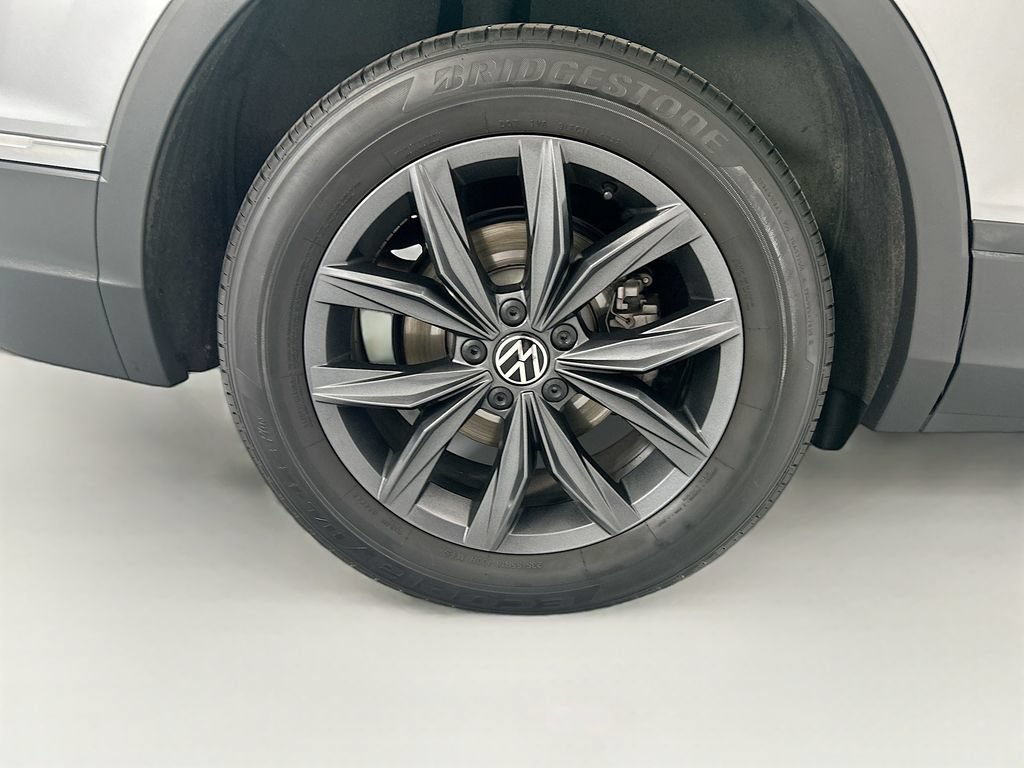 Used 2023 Volkswagen Tiguan SE FWD image 31