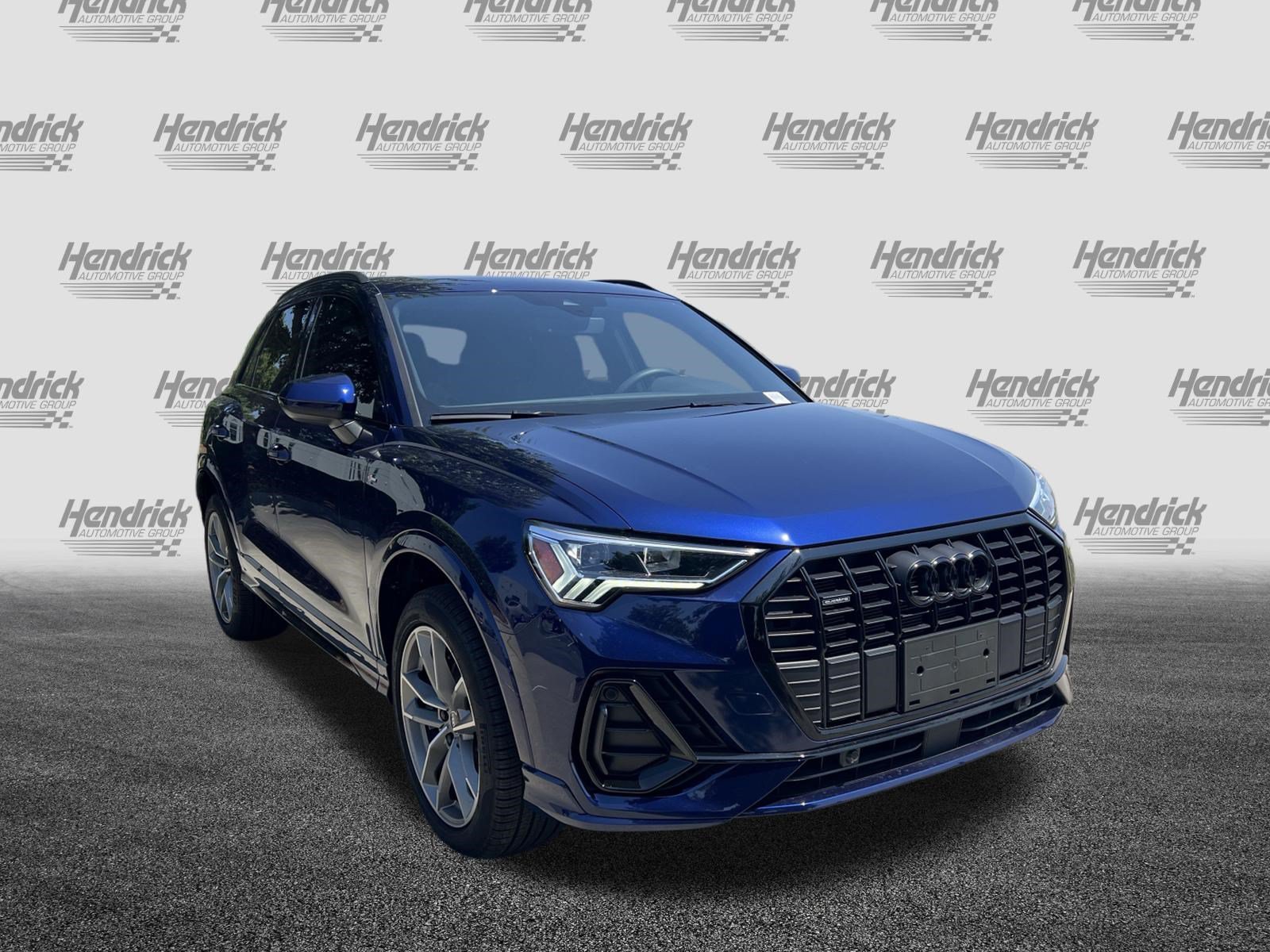 Certified 2025 Audi Q3 2.0T Premium AWD/4WD image 2