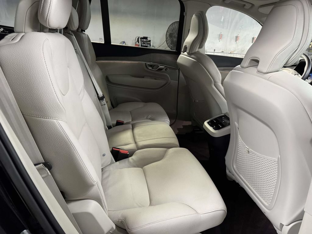 Used 2023 Volvo XC90 B6 Plus AWD/4WD image 18