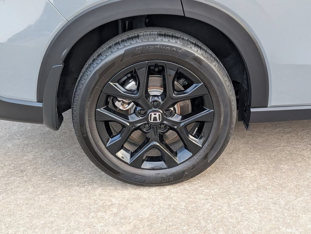 Used 2025 Honda HR-V Sport image 3