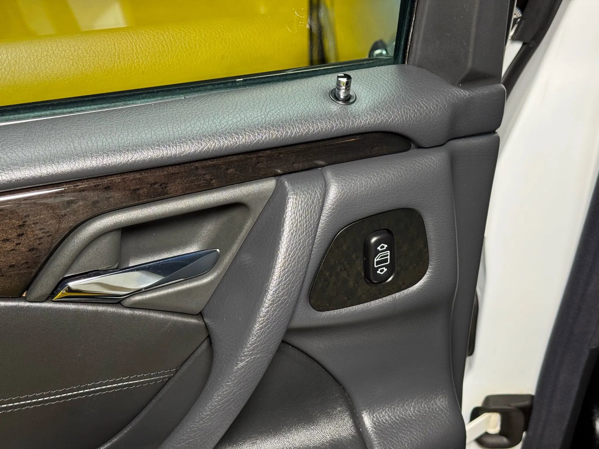 Used 2000 Mercedes-Benz E 55 AMG Sedan image 21