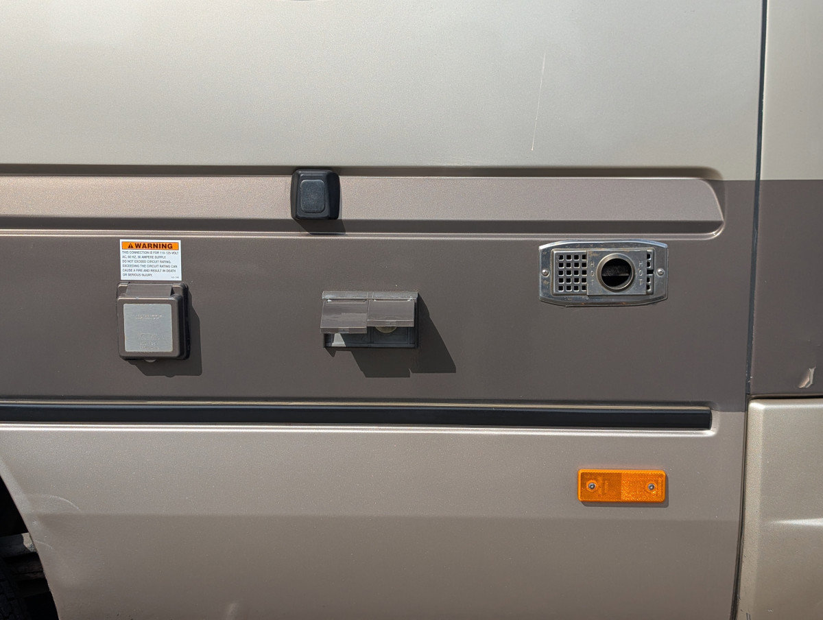 Used 2005 Dodge Sprinter 2500 w/ PWR Convenience Group image 9