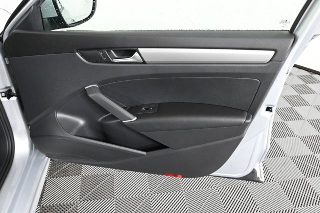 Certified 2021 Volkswagen Passat 2.0T S image 10