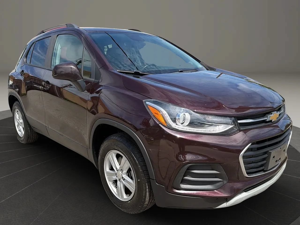 Used 2022 Chevrolet Trax LT w/ Driver Confidence Package AWD/4WD image 3