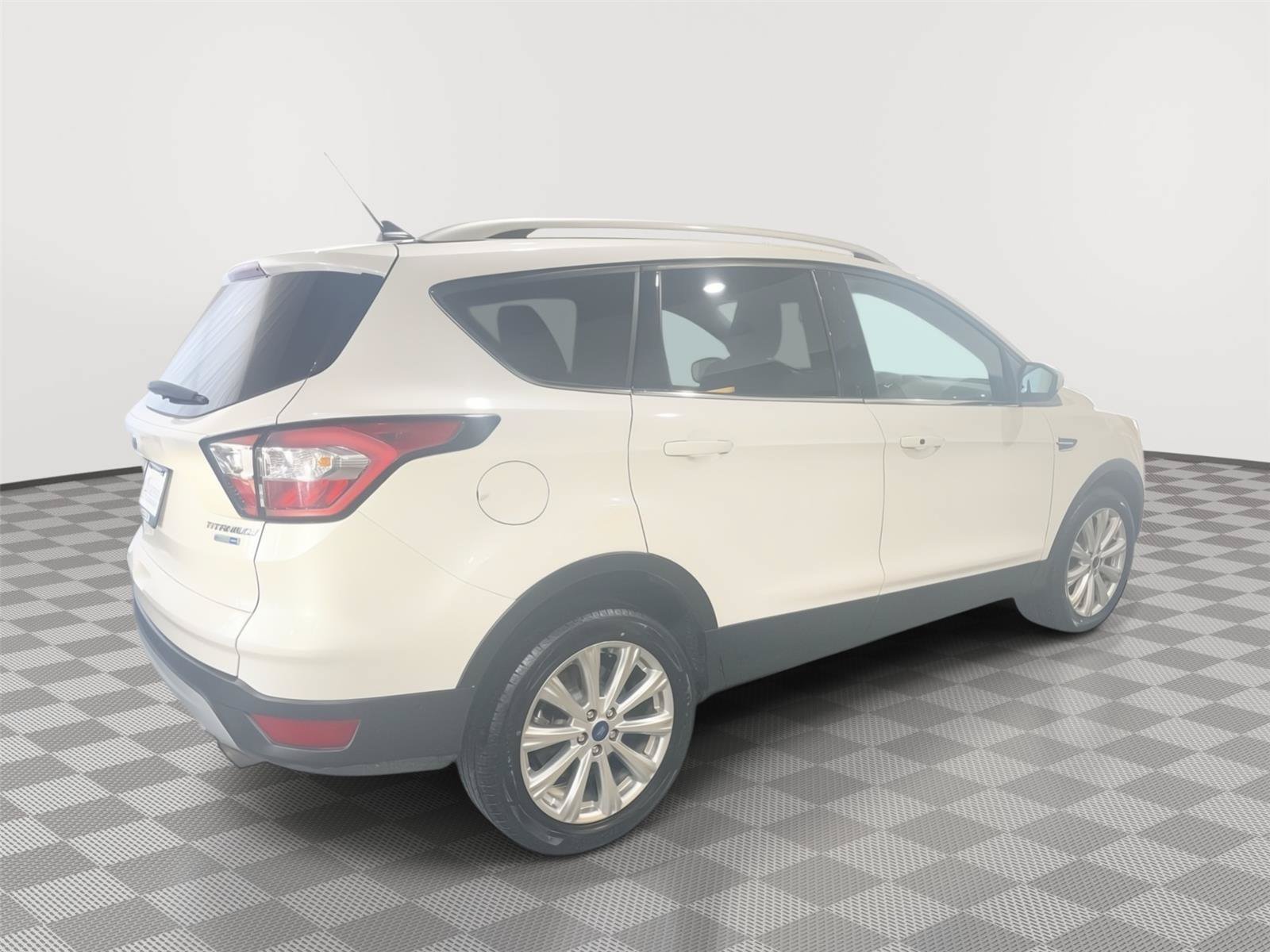 Used 2018 Ford Escape Titanium w/ Ford Safe & Smart Package AWD/4WD image 7
