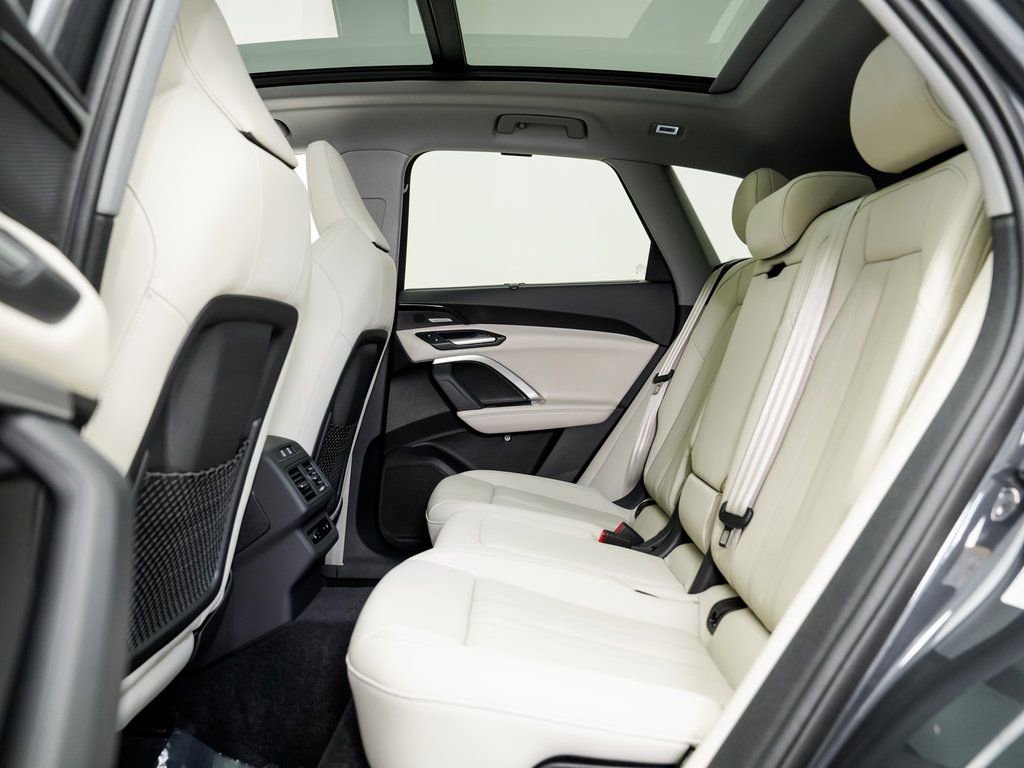 Used 2025 Audi Q5 Prestige image 22