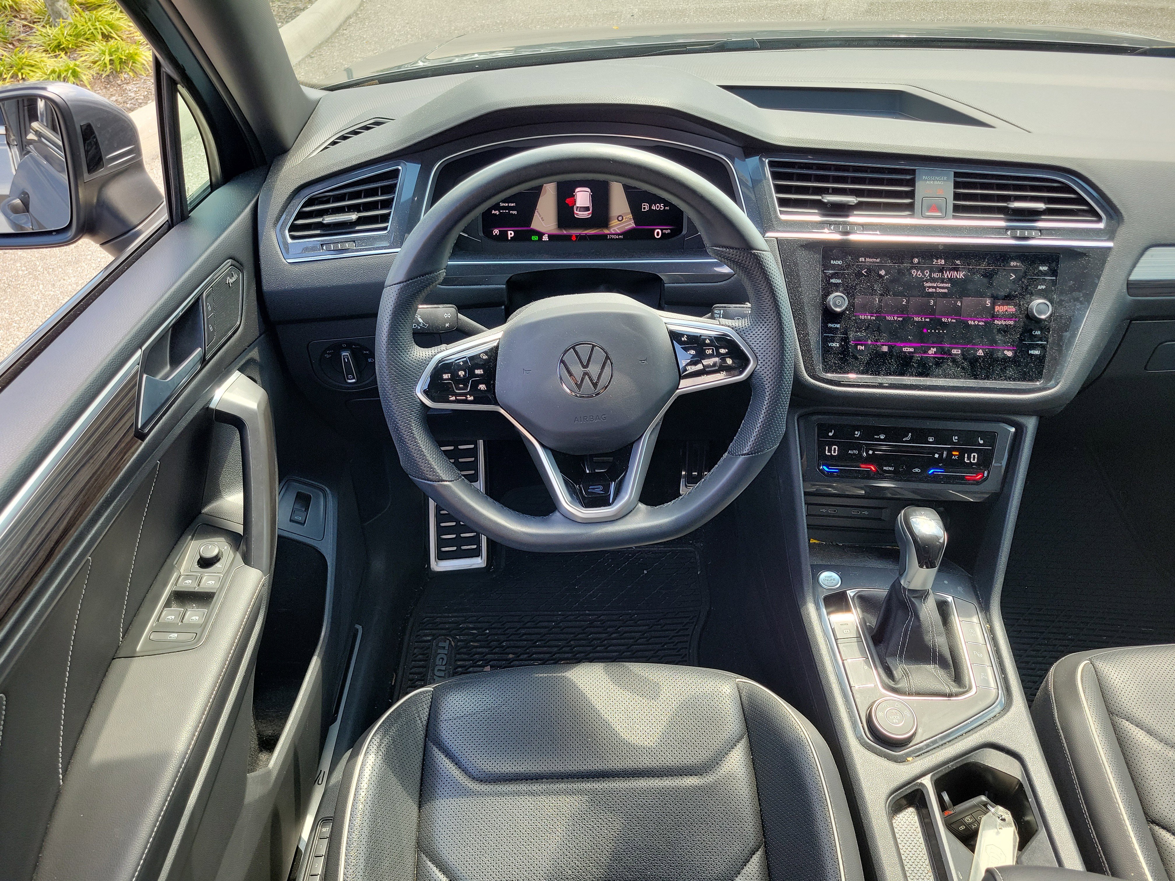 Used 2022 Volkswagen Tiguan SEL R-Line image 18