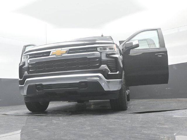 Used 2024 Chevrolet Silverado 1500 LT AWD/4WD image 31