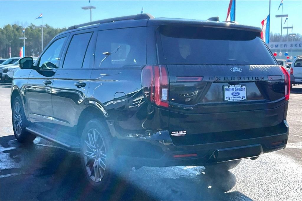 New 2026 Ford Expedition Platinum w/ Stealth Appearance Package image 3
