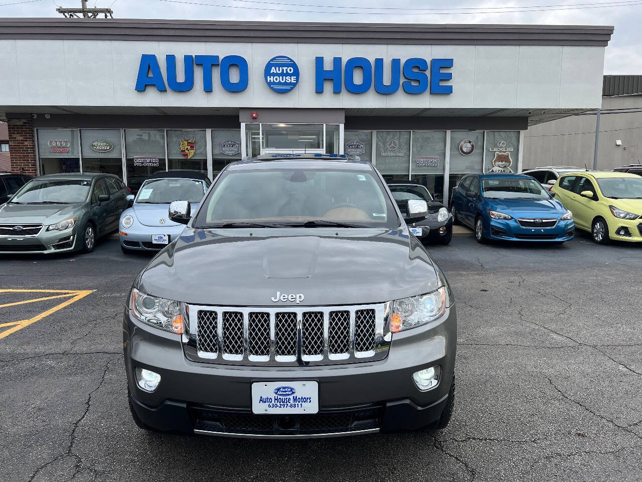 Used 2011 Jeep Grand Cherokee Overland Summit AWD/4WD image 2