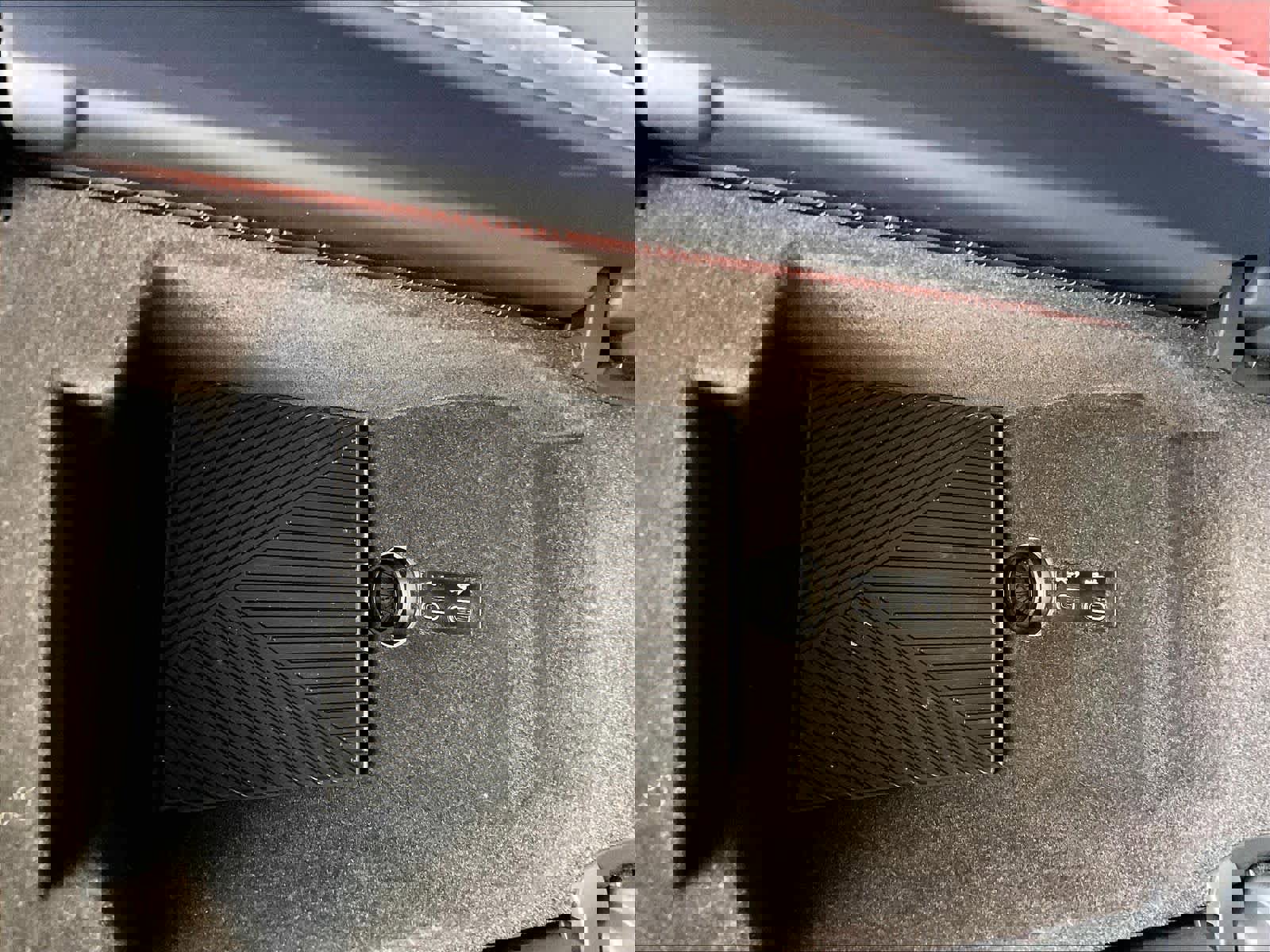 Used 2025 BMW 740i w/ Premium Package image 36