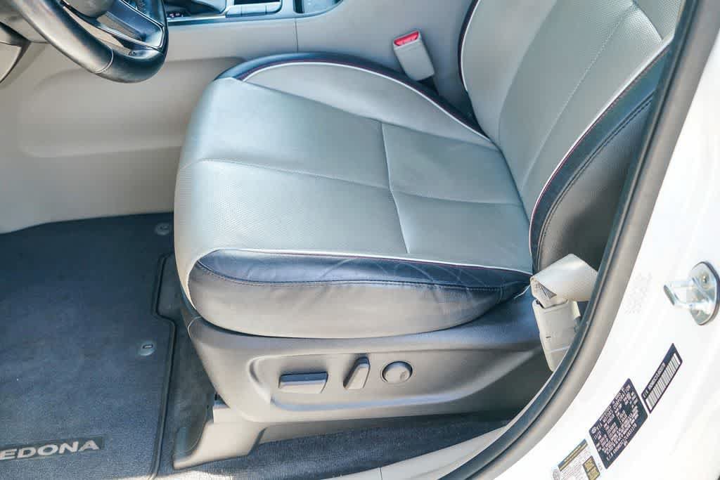 Used 2020 Kia Sedona EX FWD image 20
