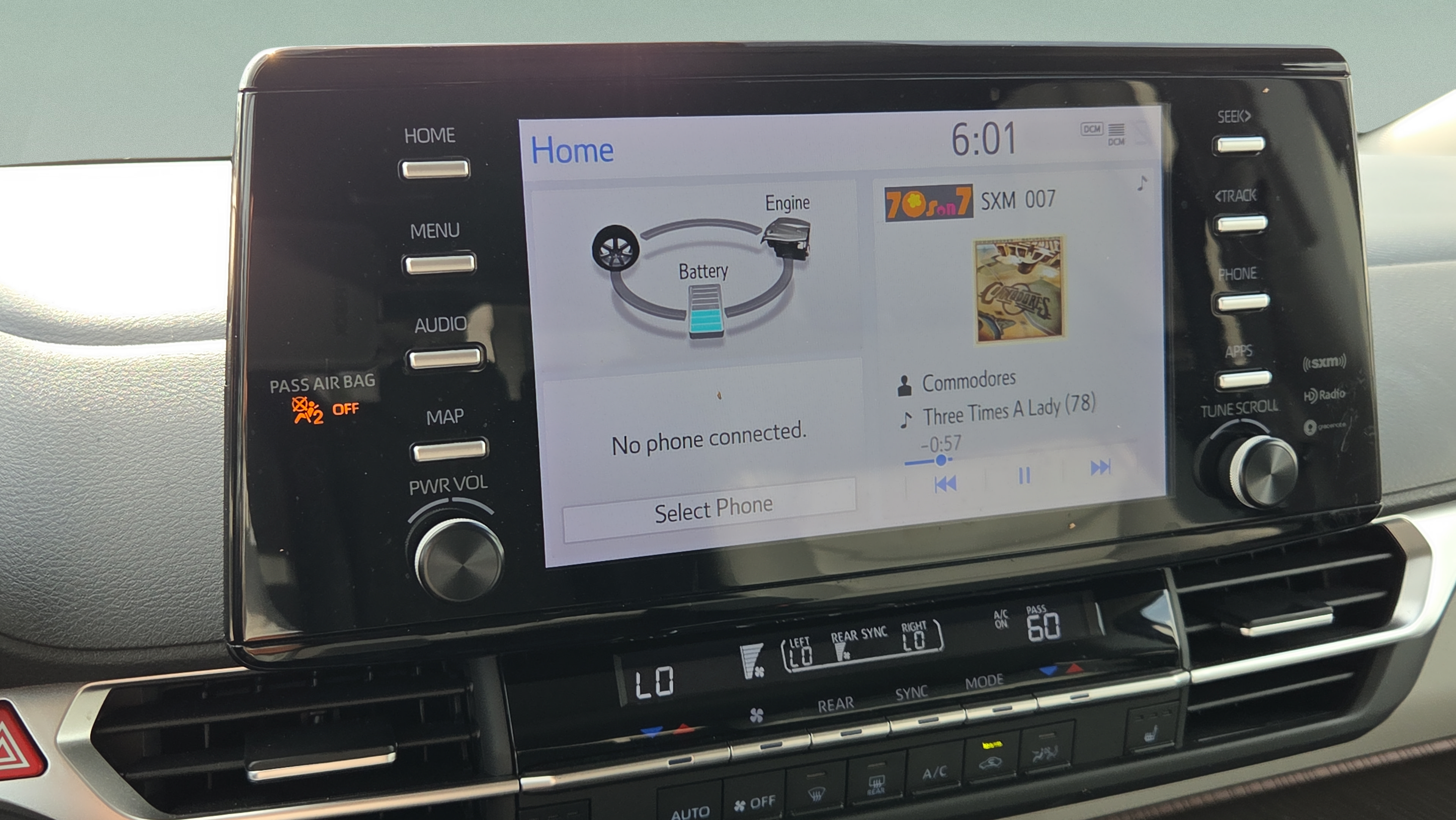 Certified 2024 Toyota Sienna XLE FWD image 25