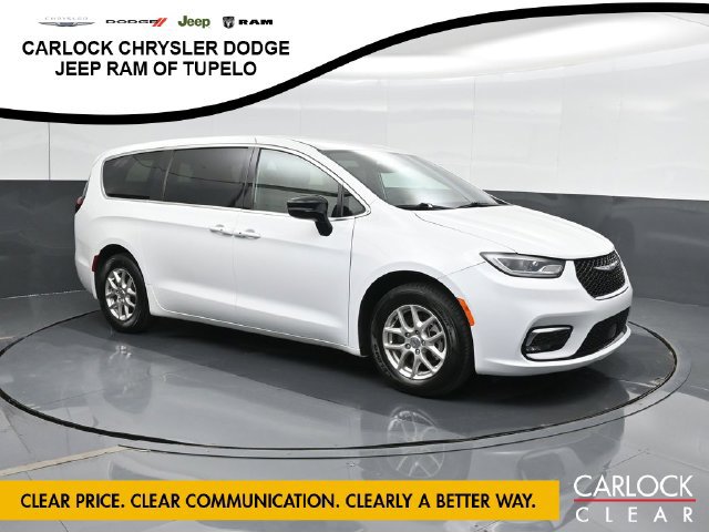 Used 2025 Chrysler Pacifica Select FWD image 6