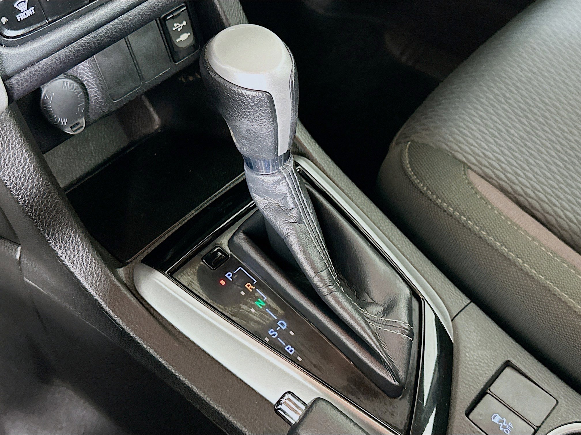 Used 2019 Toyota Corolla LE FWD image 23