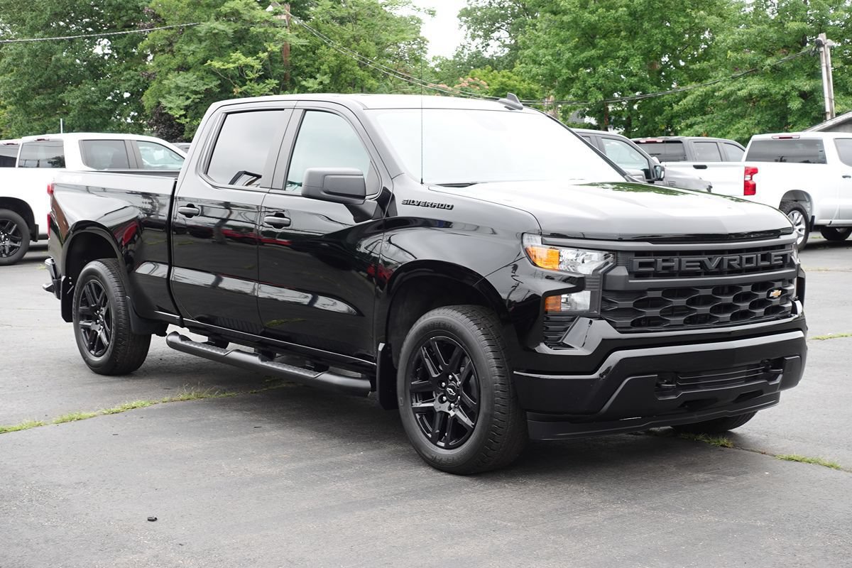 Used 2024 Chevrolet Silverado 1500 Custom AWD/4WD image 4