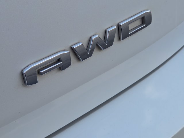 Used 2024 GMC Terrain SLT w/ Infotainment Package II AWD/4WD image 5