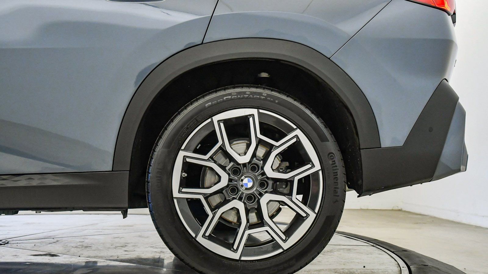 Used 2025 BMW X2 xDrive28i w/ Premium Package image 11