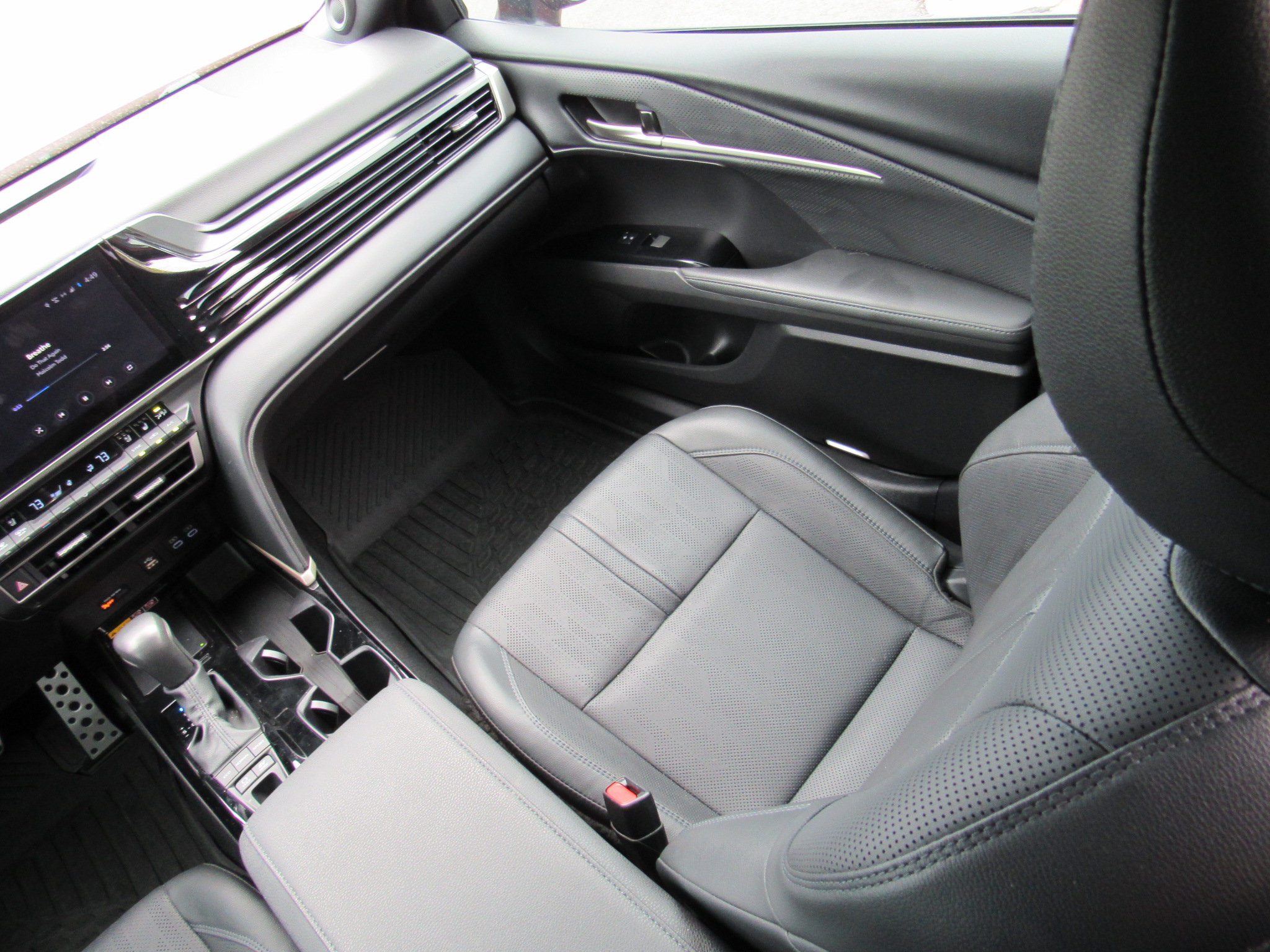 Used 2025 Toyota Camry XSE w/ Premium Package FWD image 36