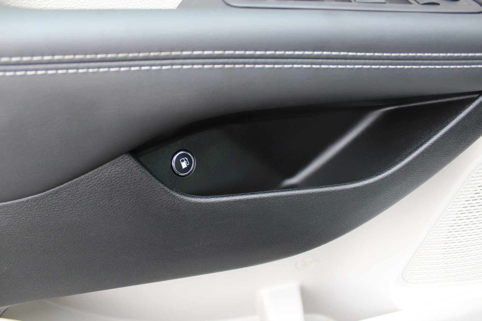 Used 2024 Chrysler Pacifica Select image 27