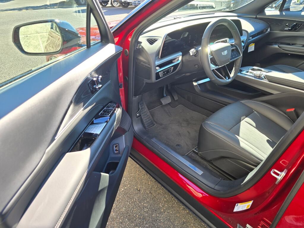 New 2025 Cadillac Lyriq Sport image 19