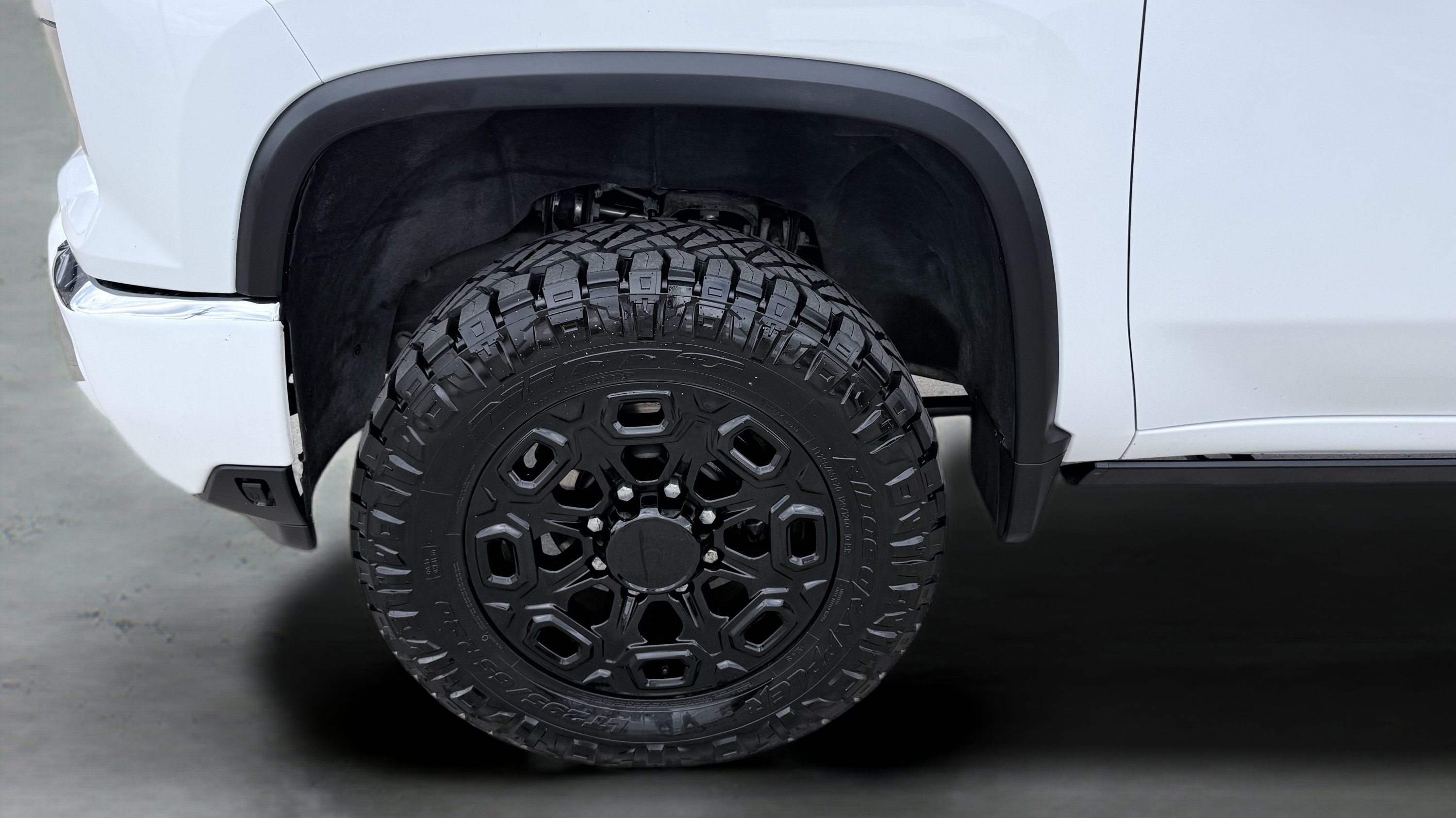 Used 2024 Chevrolet Silverado 2500 LT AWD/4WD image 22