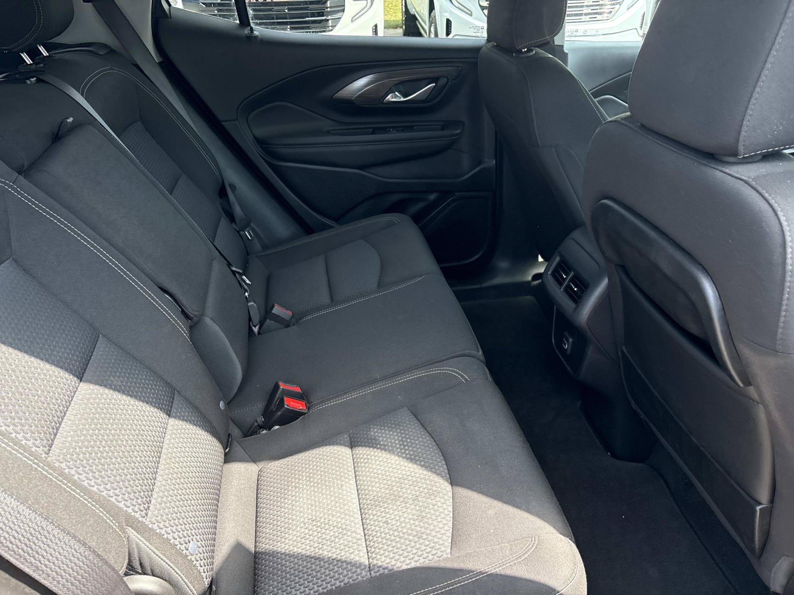Used 2024 GMC Terrain SLE AWD/4WD image 34