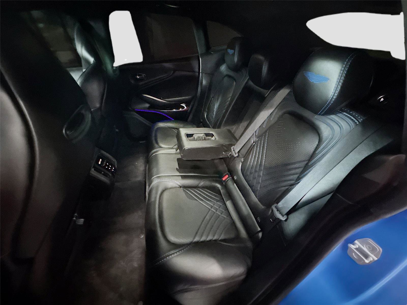 Used 2021 Aston Martin DBX image 18