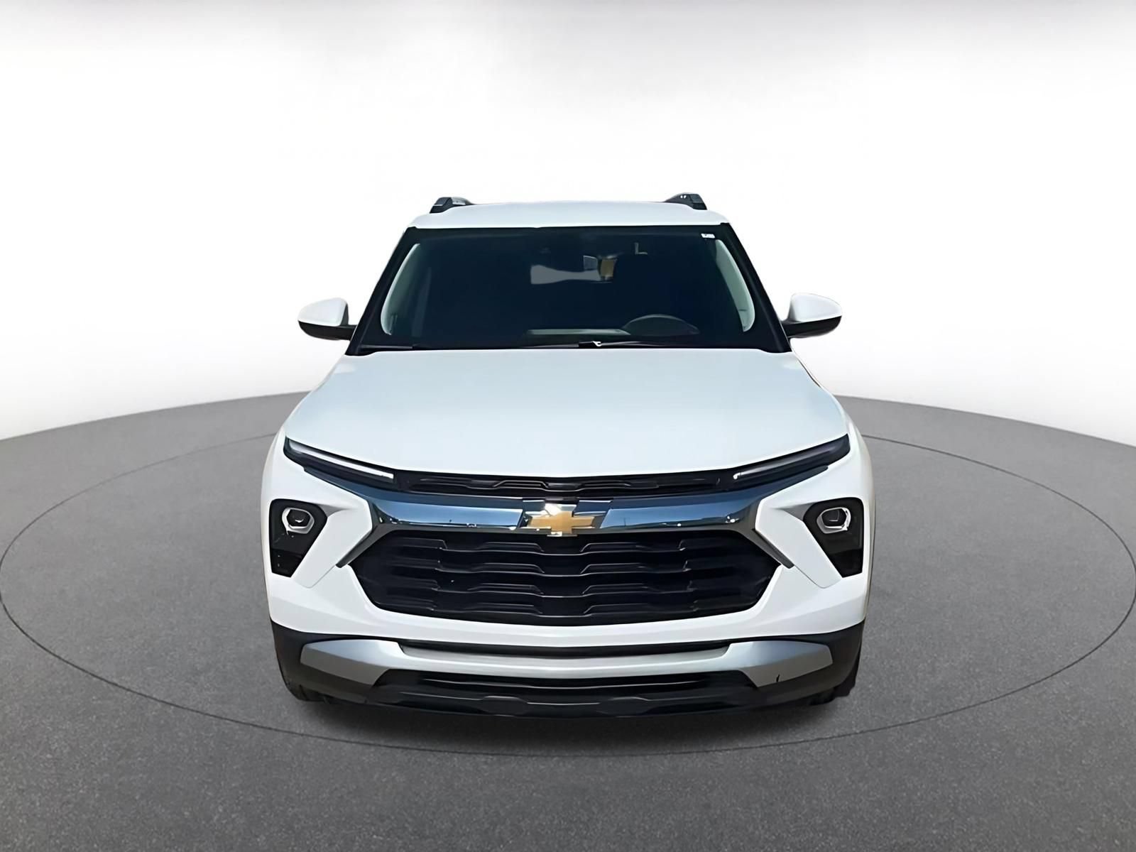 Used 2025 Chevrolet TrailBlazer LT w/ Driver Confidence Package AWD/4WD image 4