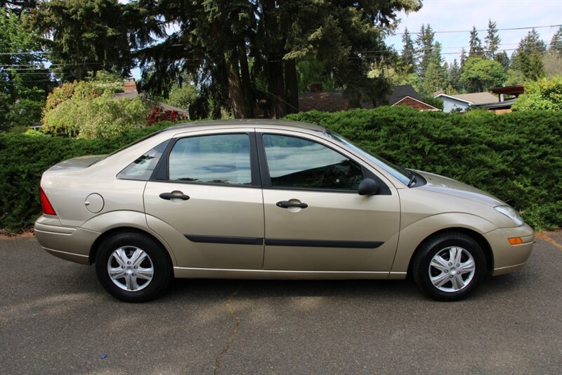 Used 2001 Ford Focus LX FWD image 11