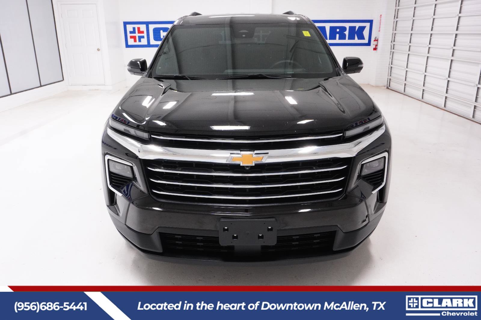 Used 2025 Chevrolet Traverse LT w/ Driver Confidence Package image 2