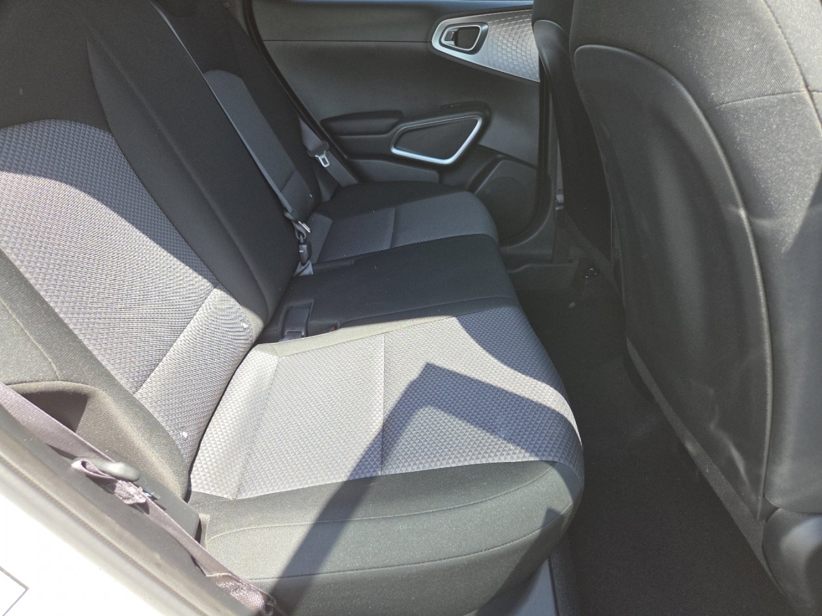 Used 2025 Kia Soul LX w/ LX Technology Package FWD image 21